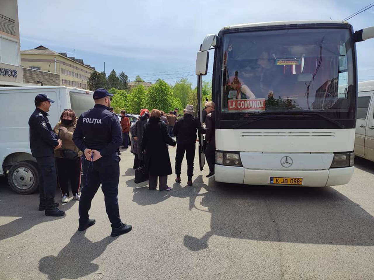 Полиция отрицает запугивание перевозчиков, доставлявших людей на протест.