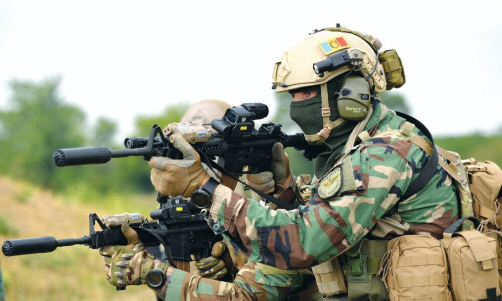Военные инструкторы из Литвы проводят тренинги в Национальной армии.