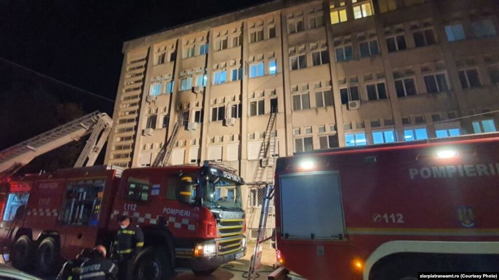 Власти переводят пострадавших в другие больницы.