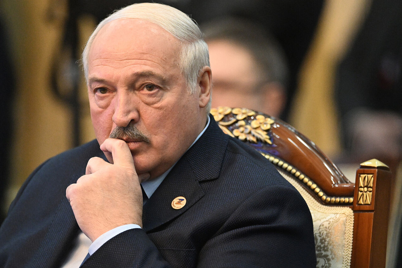Лукашенко: НАТО наращивает силы у границ Белоруссии.