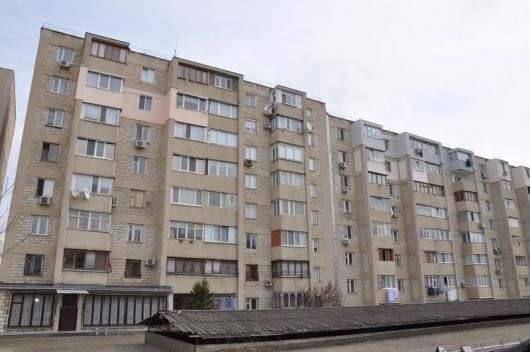 Politia nu poate spune deocamdata ce s-a intamplat si urmeaza sa stabileasca daca intr-adevar femeia s-a sinucis.
