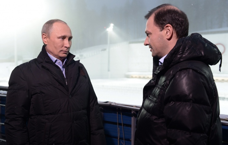 По словам главы российского государства, расчеты за топливо не имеют отношения к выборам президента на Украине.