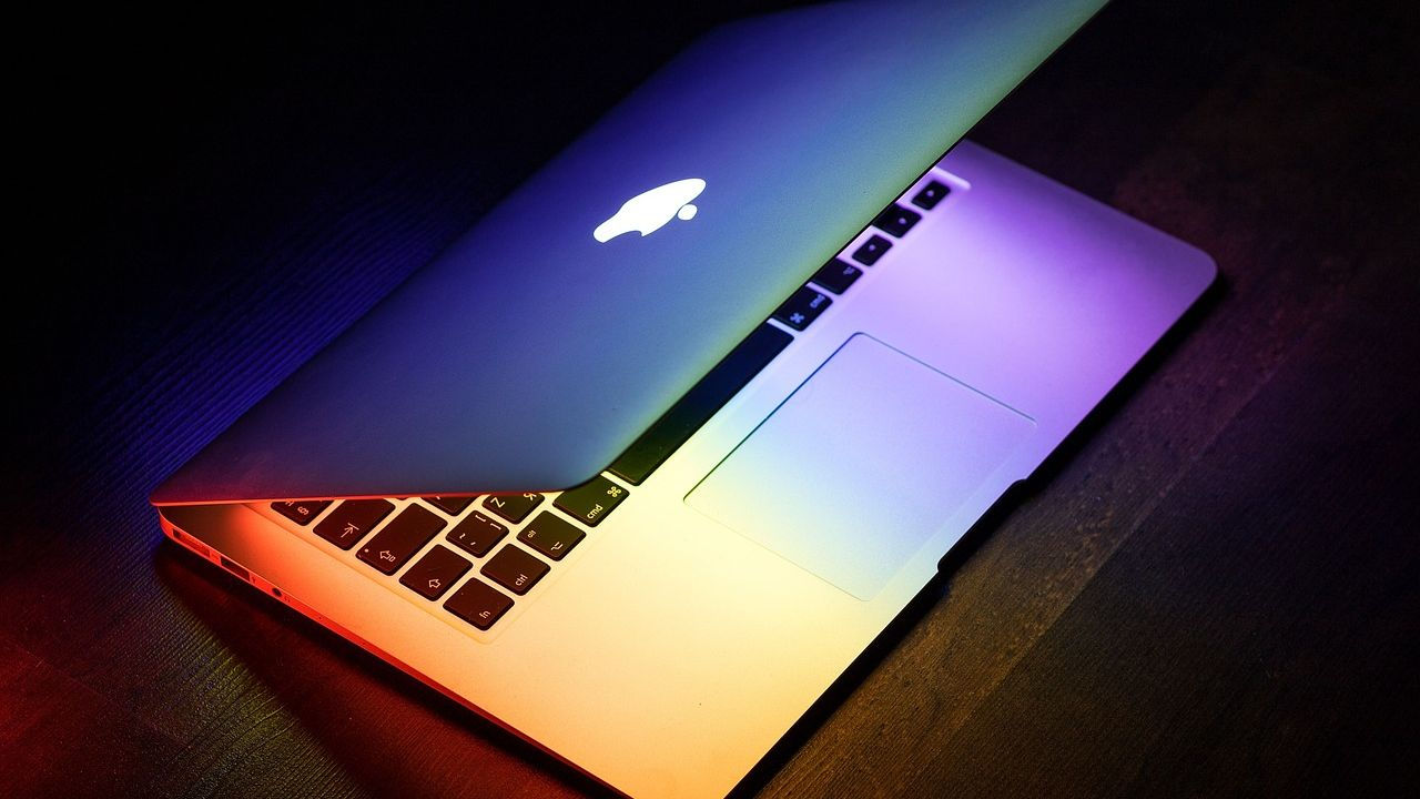 Apple создаст бюджетные ноутбуки для студентов.