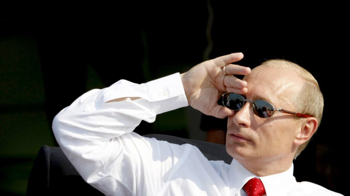 Potrivit sondajelor, 83% din cetățeni ruși aprobă acțiunile președintelui, Vladimir Putin. Foto: huffingtonpost.co.uk