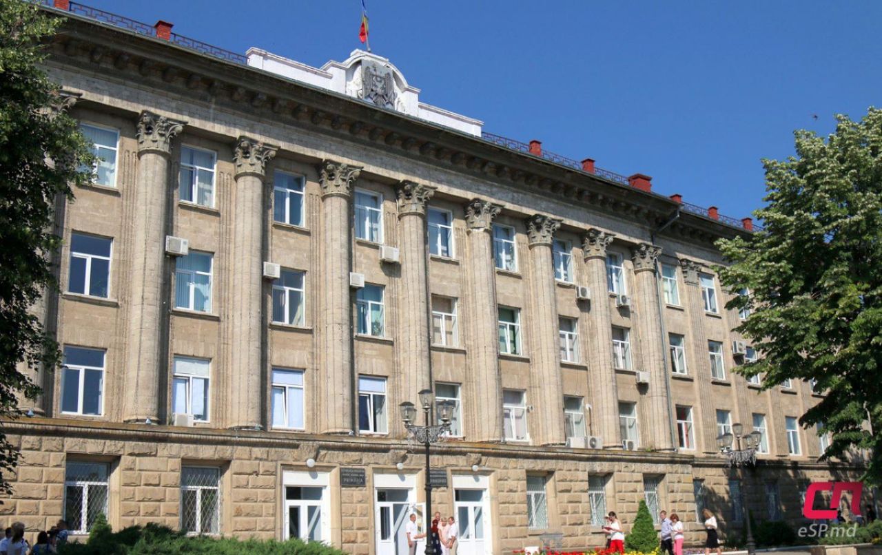 Полмиллиона евро в качестве компенсации требует от бельцкой мэрии украинская компания. 