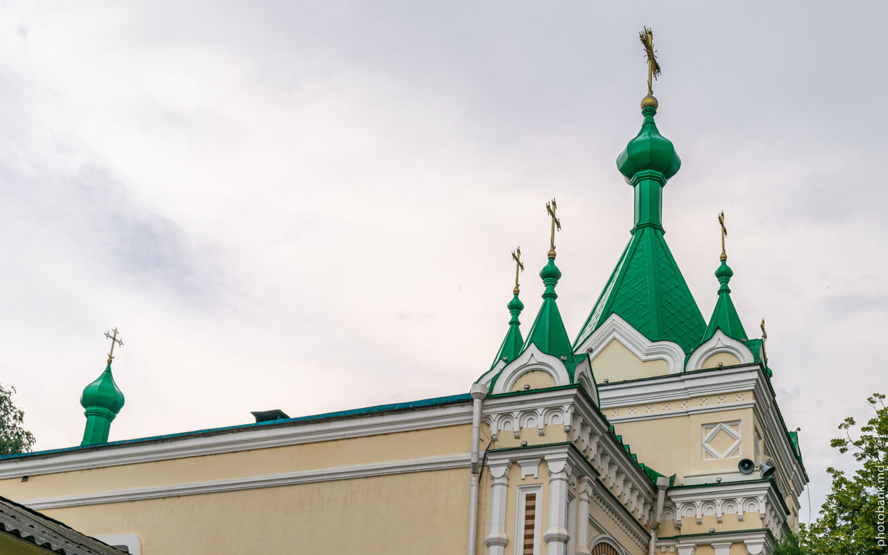 Священники предлагают единство православной церкви Молдовы в рамках Румынской церкви.