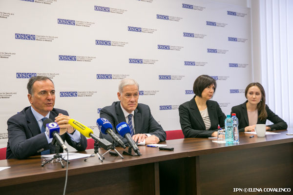 Franco Frattini a spus că este gata să convoace în luna mai o nouă rundă de negocieri în formatul 5+2.