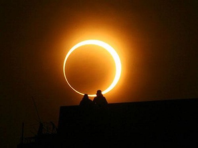 Eclipsa de Soare din 3 noiembrie 2013 va fi o eclipsă mai specială, fiind o eclipsa hibrid sau inelar-totală.
