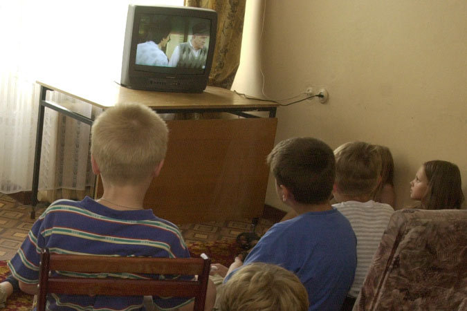Некоторых жителей столицы сбили с толку речами, что телевизор, например, является предметом роскоши. Фото: Владимир Веленгурин