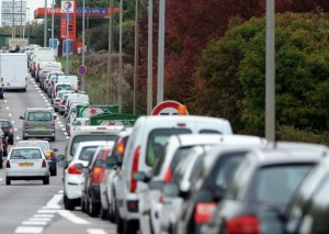 În prezent, autoturismele noi consumă în medie 5,5 litri de carburant la suta de kilometri,conform datelor oferite de producători. 