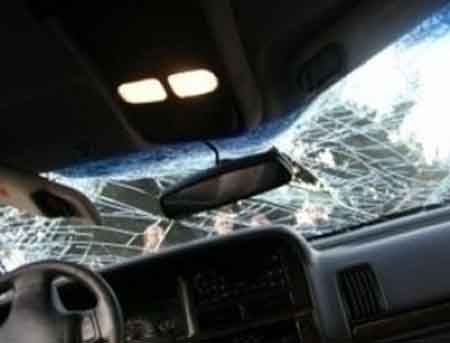 Şoferul vinovat de accident riscă amendă de la 800 până la 100 de lei şi cel mult 6 puncte de penalizare.