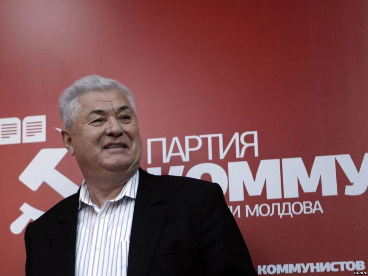 Membrii aparatului PCRM susțin că au mereu ce învăța de la liderul lor și pot doar ghici cât de greu îi este câteodată. 