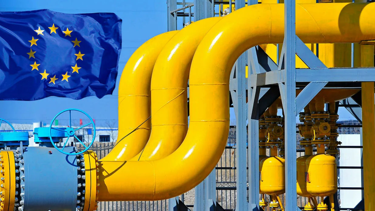В «Газпроме» рассказали о пути российского газа через Украину.