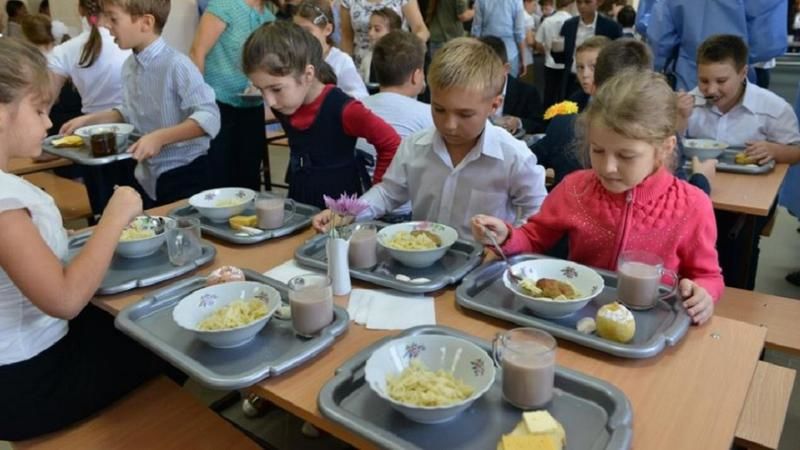 Питание детей обсудили на совещании с сотрудниками учебных заведений.