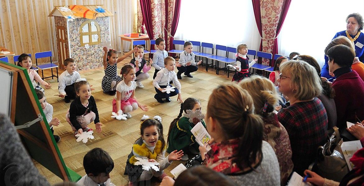 Воспи­татели, которые трудились сверх­урочно, должны вернуть государству по пять-шесть тысяч леев за 2015-2018 годы. 
