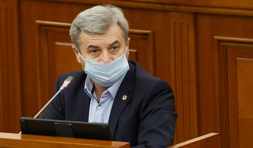Фуркулицэ обвинил Карпа в том, что тот действовал в угоду Владу Плахотнюку.