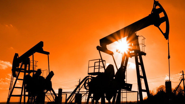 Казахстан возобновил экспорт нефти через терминал КТК в Новороссийске.