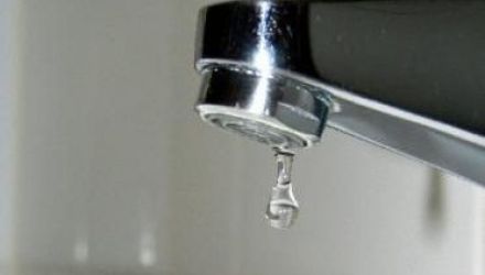 Potrivit municipalității, apa va fi sistată între orele 9:00 și 23:00