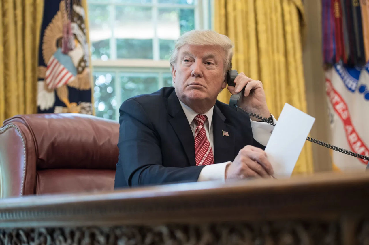 Трамп ввел пошлины на товары из Китая из-за опиоидов.