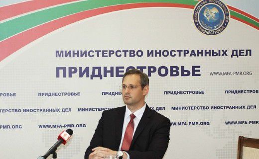 Așa-zisele autorități din Transnistria spun că polițiștii de frontieră de pe Aeroportul Chișinău acționează ilegal, în condițile în care așa-zisul ministru de Externe al regiunii separatiste Transnistria, Vitalii Ignatiev, a fost supus unui control mai strict pe Aeroport.