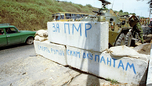 Украина сама несет убытки из-за блокады, но власти в Киеве вынуждены исполнять "заказ".