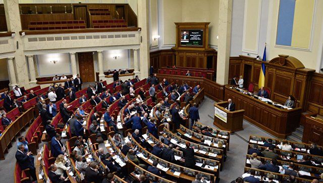 Украина является учредителем и участником Содружества, но формально не является его членом, так как не ратифицировала устав СНГ.