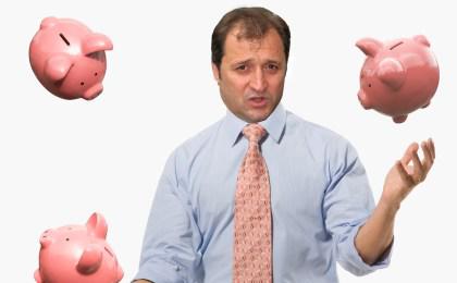 В начале 2010 года в Молдове объем прямых иностранных инвестиций сократился с 760 млн долларов в 2008 году до 159 млн в 2012 году.