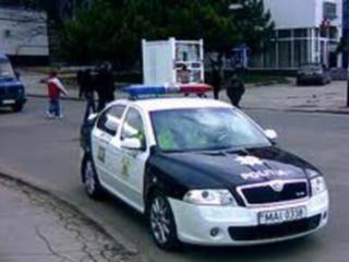 Сотрудники правоохранительных органов задержали двух молодых людей по подозрению в краже материальных ценностей из офиса Союза украинцев.