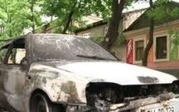 Pompierii au fost alertaţi de trecători în jurul orei 10:30