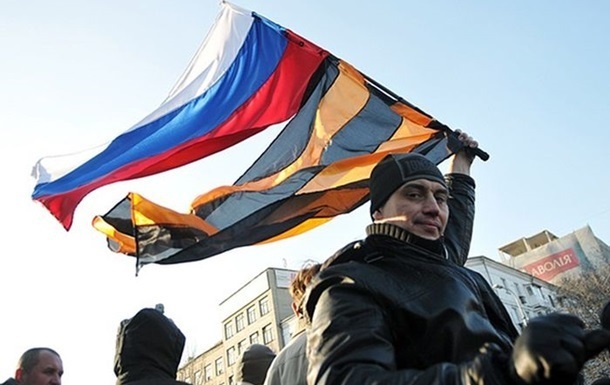 По данным Евромайдана, к центру Донецка в воскресенье утром массово вели мужчин в возрасте от 20 до 40 лет. Фото: ostro.org