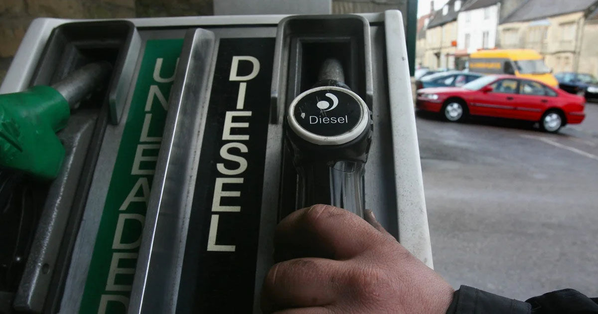 Șapte țări din UE cer revizuirea interdicției privind mașinile pe benzină și motorină din 2035.
