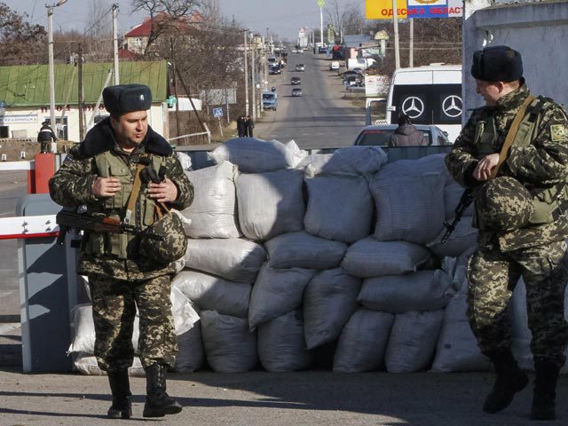 Украинские пограничники в Одесской области на КПП с ПМР.