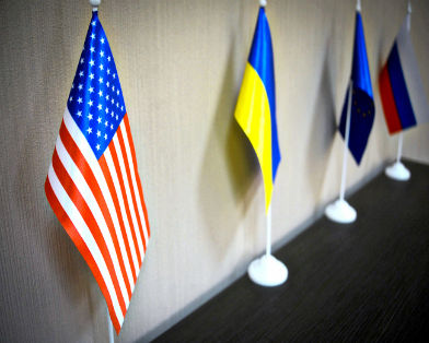 США и Россия договорились сотрудничать для достижения мира на Украине.