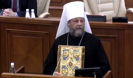 Mitropolitul Vladimir asistă astăzi la şedinţa Parlamentului. Mai mult, capul bisericii a susţinut un discurs de la tribuna centrală a Legislativului, în ajunul sărbătorilor de Paşte.