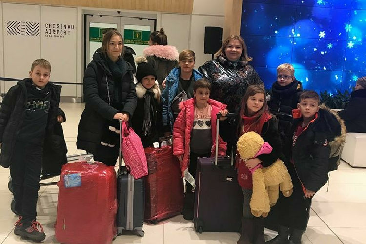 Девять детей, оставшихся без попечения родителей, провели зимние каникулы в Италии.