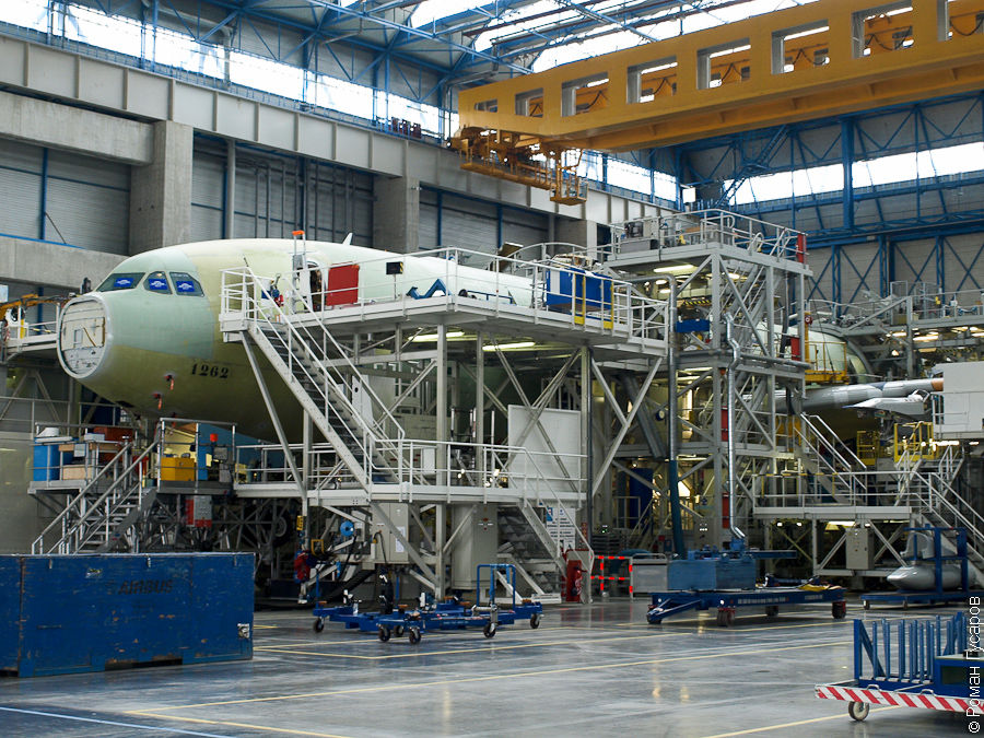 Airbus увеличила поставки самолетов на 8% в 2016 году.