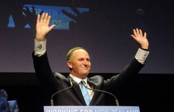 John Key și-a cerut scuze și i-a trimis femeii două sticle de vin. Foto: evz.ro