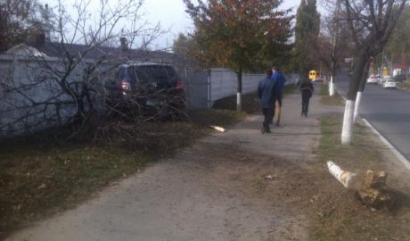 A ajuns cu maşina într-un zid după ce a suferit o criză de epilepsie la volan. Foto: jurnal.md