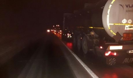 Mai multe camioane au rămas blocate pe traseul Chişinău-Bălţi din cauza gheţuşului. 