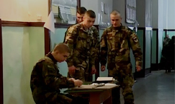 Национальная армия остро нуждается в кадровых военных. 