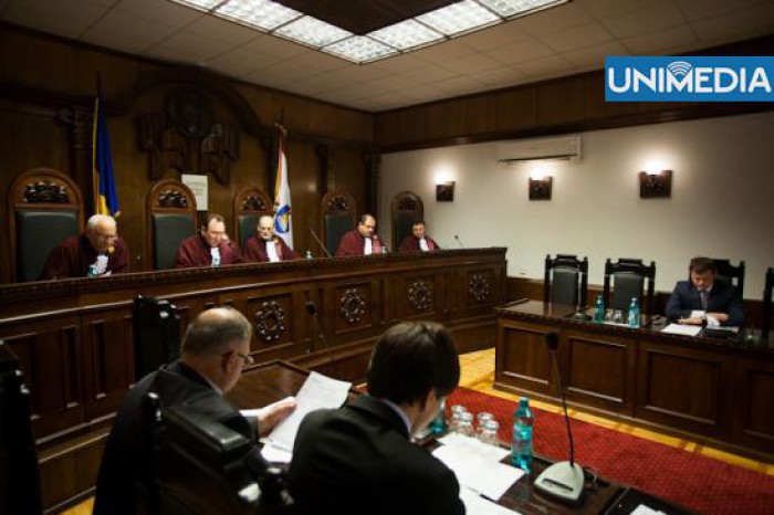 În acest fel, inițiativa de revizuire a Constituției nu este respectată sub aspect procedural.