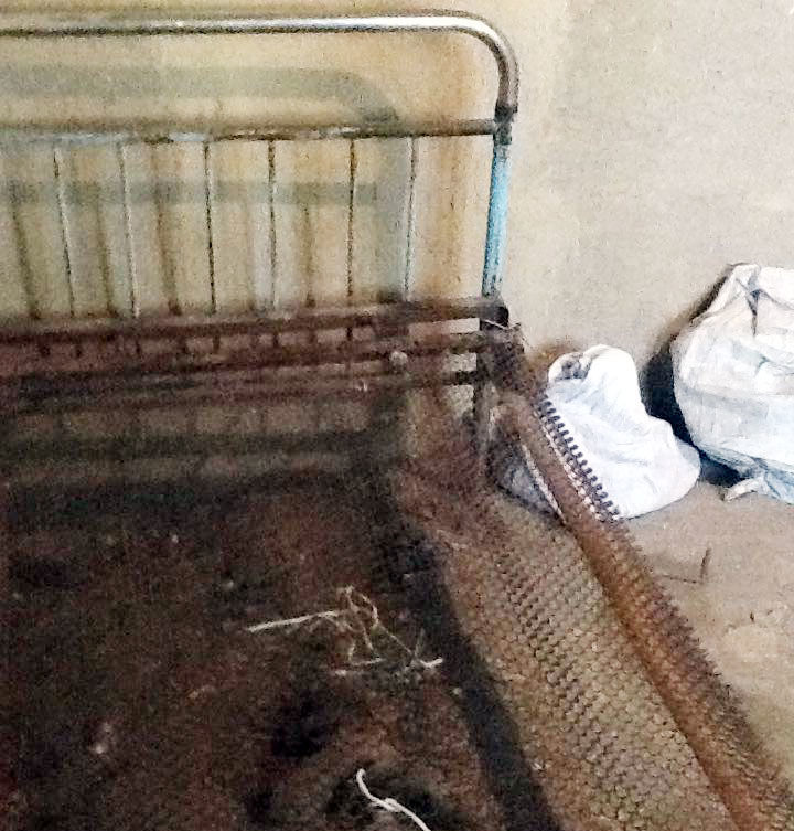 O bătrâna din satul Măcărești, din raionul Ungheni trăiește în condiții mizere.