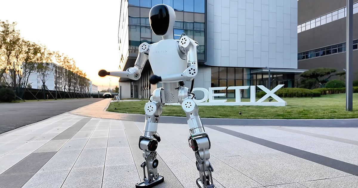 Un robot umanoid accesibil, prezentat în China.