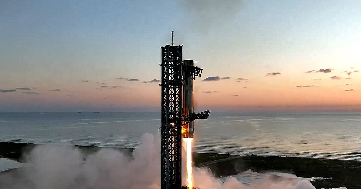 SpaceX a realizat prima aterizare a rachetei purtătoare Super Heavy pe platforma de lansare.