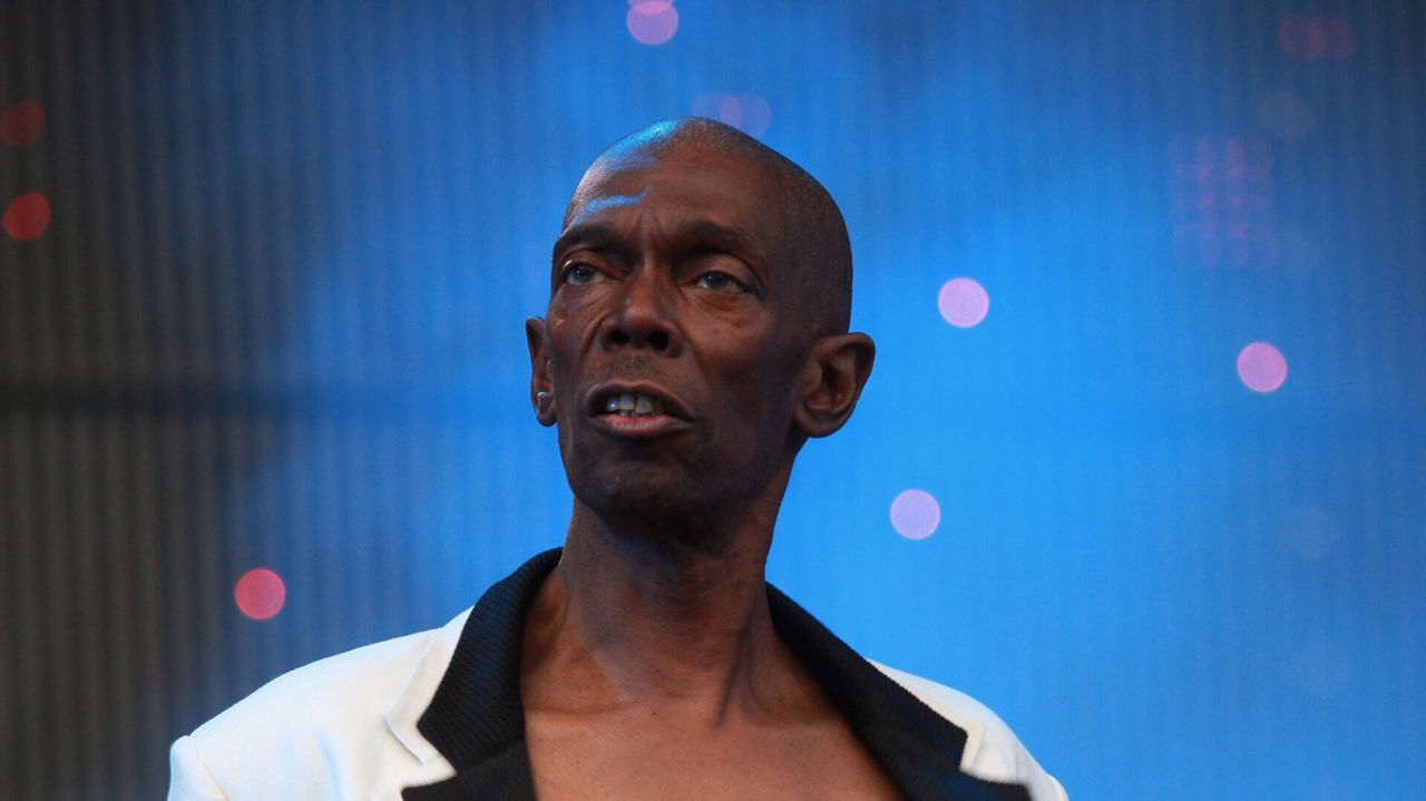 Умер солист британской группы Faithless Макси Джаз.