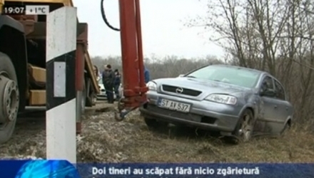 Oamenii legi investighează circumstanţele în care s-a produs accidentul.