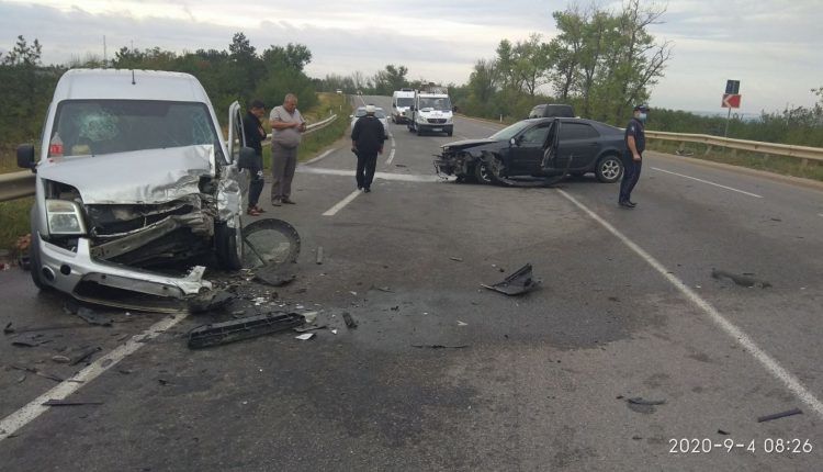 Два автомобиля столкнулись этим утром в Сынжерейском районе. Фото: nordnews.md.
