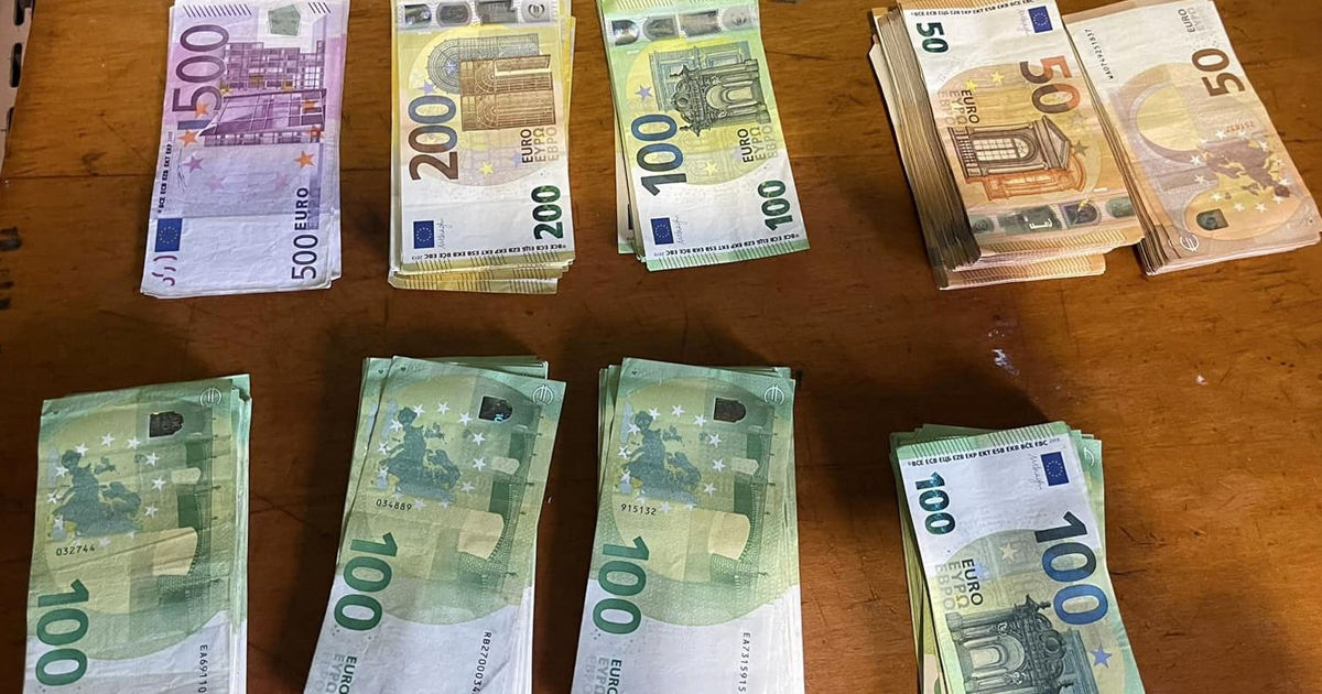 Două femei din Moldova au încercat să ajungă cu 61.000 de euro nedeclarați în Ucraina.
