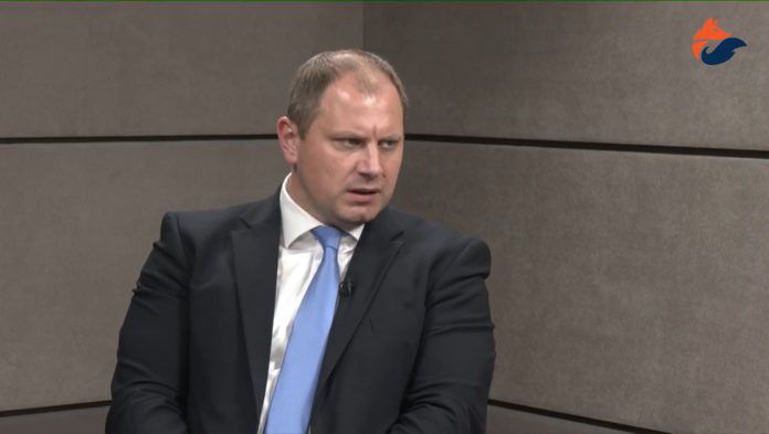 Глигор: Пропаганда преуспевает в головах людей, которым лень думать.