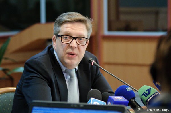 Pirkka Tapiola consideră că Republica Moldova s-a pomenit la o intersecţie de drumuri.